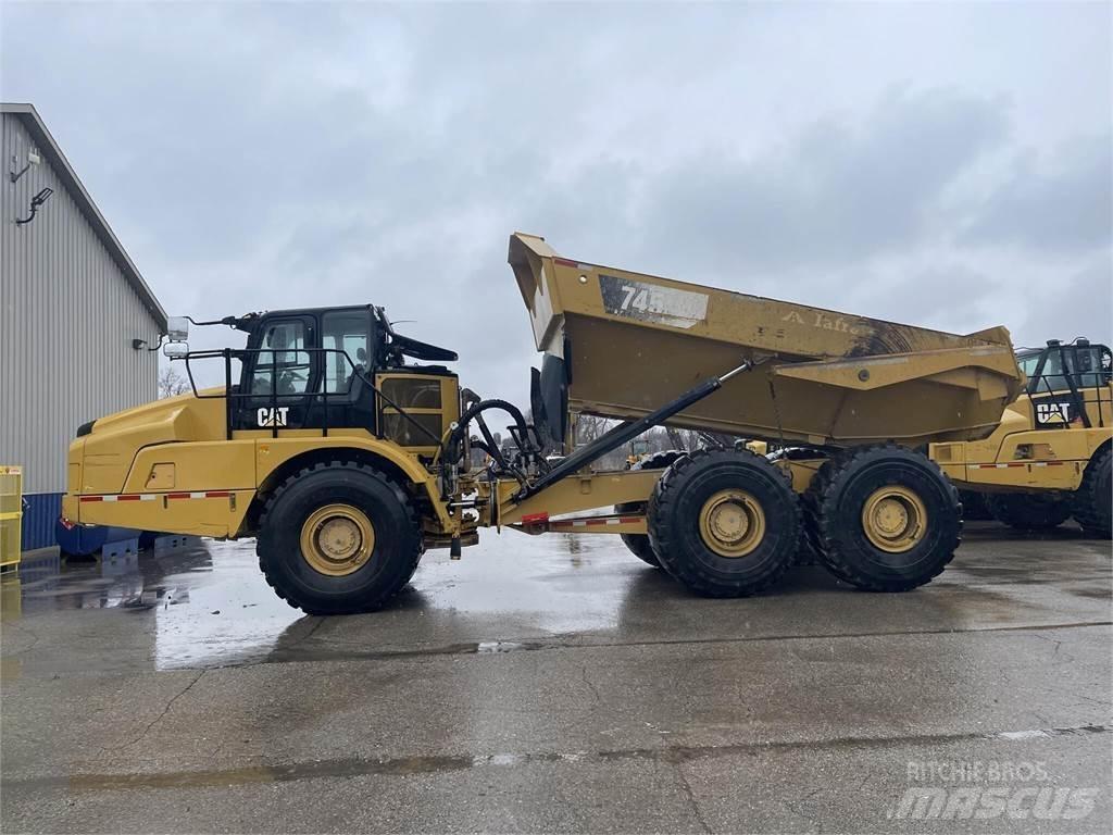 CAT 745 Dumper - Knickgelenk