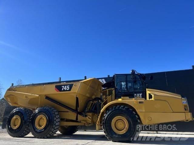 CAT 745 Dumper - Knickgelenk