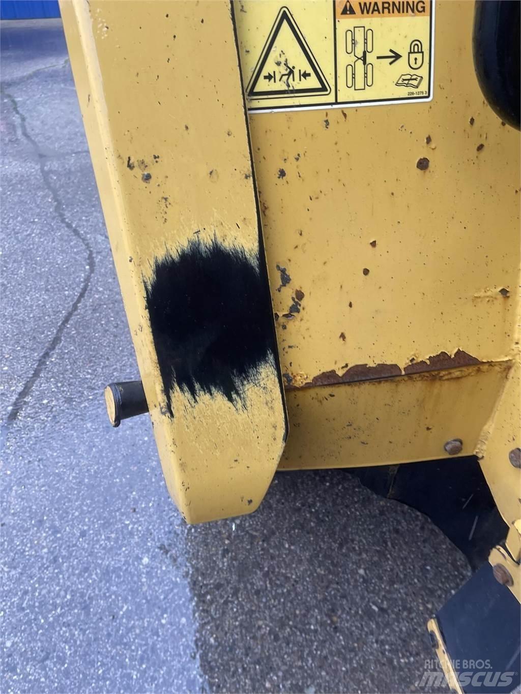 CAT 745C Dumper - Knickgelenk