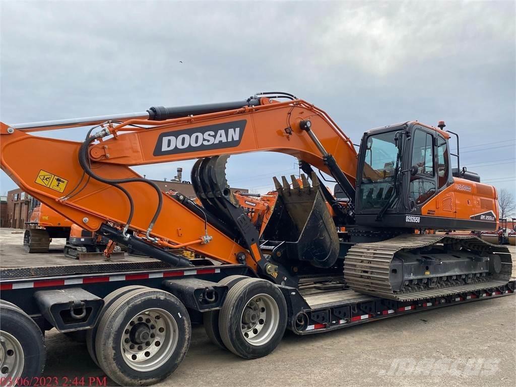 Develon DX255 LC-7 Raupenbagger