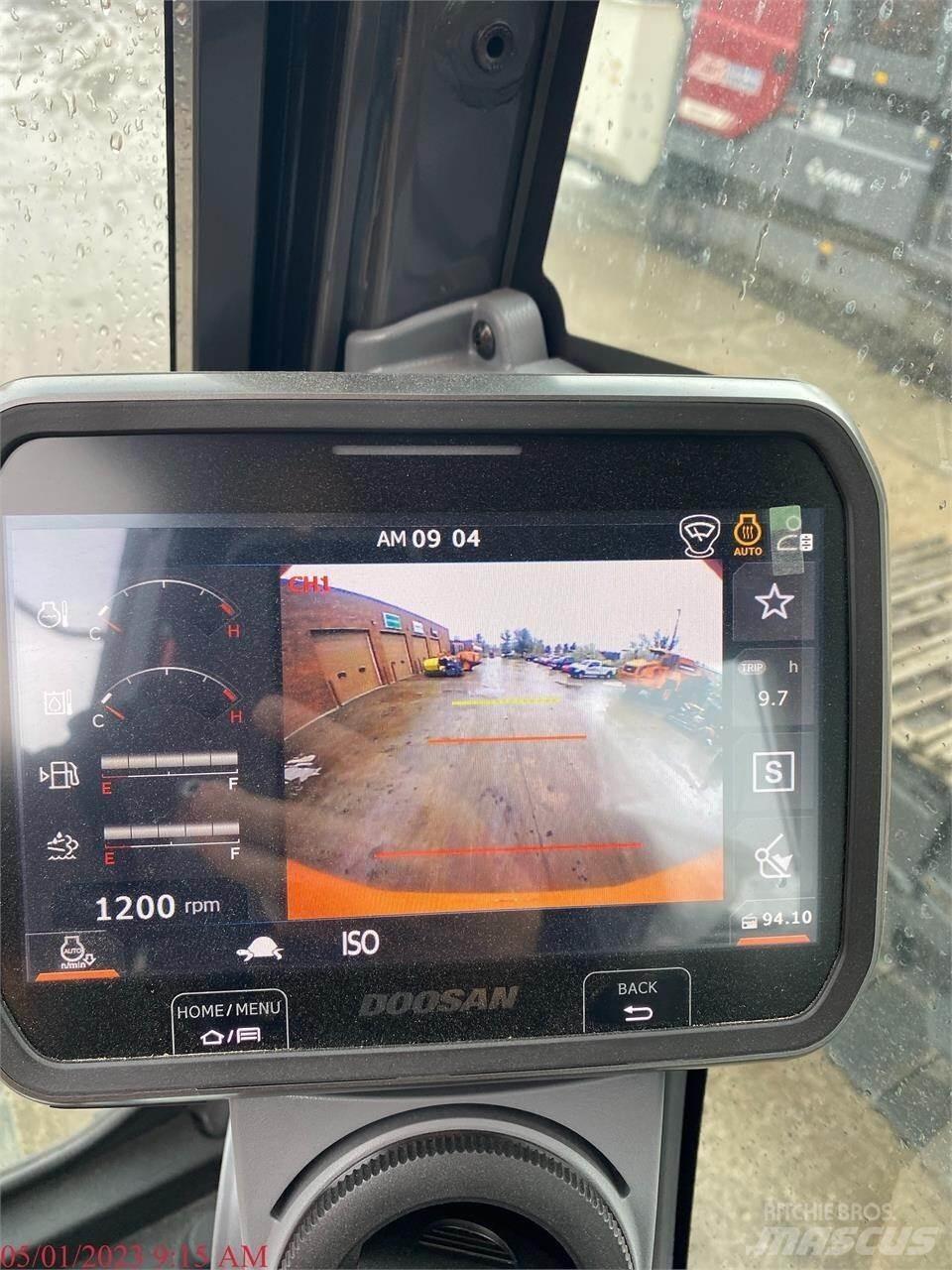 Doosan DX300 LC Raupenbagger