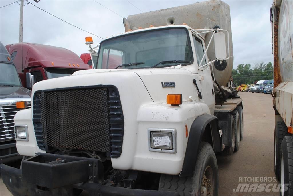 Ford L8000 Beton-Mischfahrzeuge