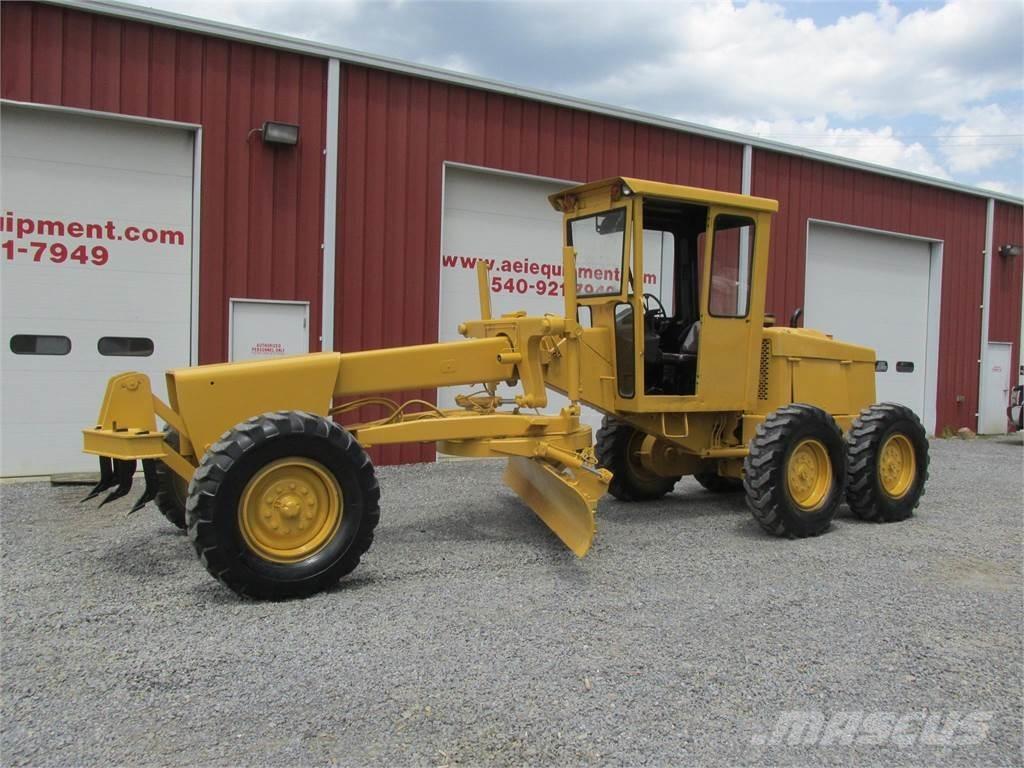 John Deere 570 Grader