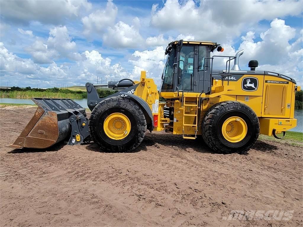 John Deere 744L Radlader
