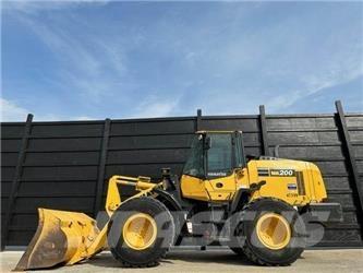 Komatsu WA200-8 Radlader