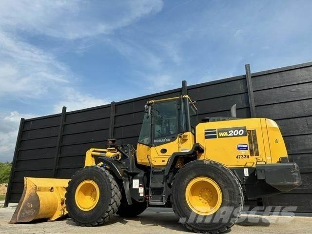 Komatsu WA200-8 Radlader
