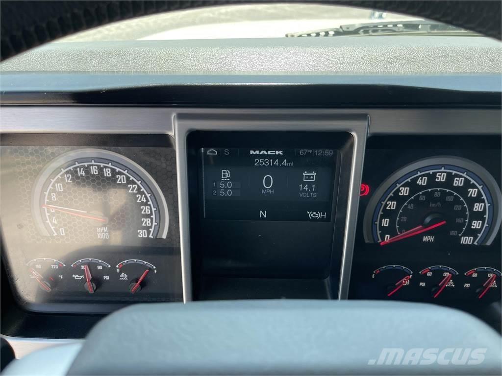 Mack GRANITE 64FR Sonstige Baumaschinen