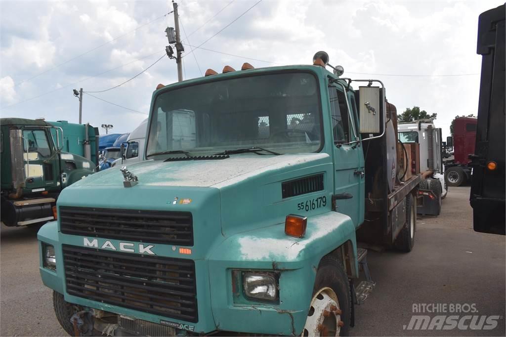 Mack MIDLINER CS200 Tankwagen
