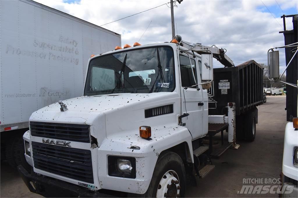 Mack MIDLINER CS300 Kranwagen