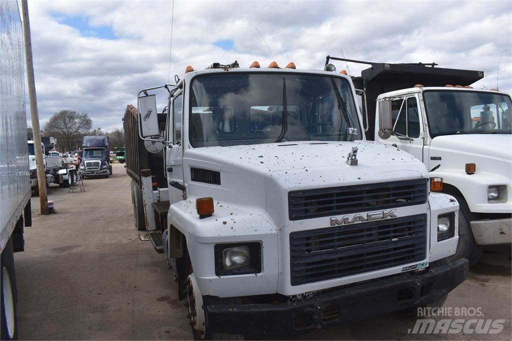 Mack MIDLINER CS300 Kranwagen