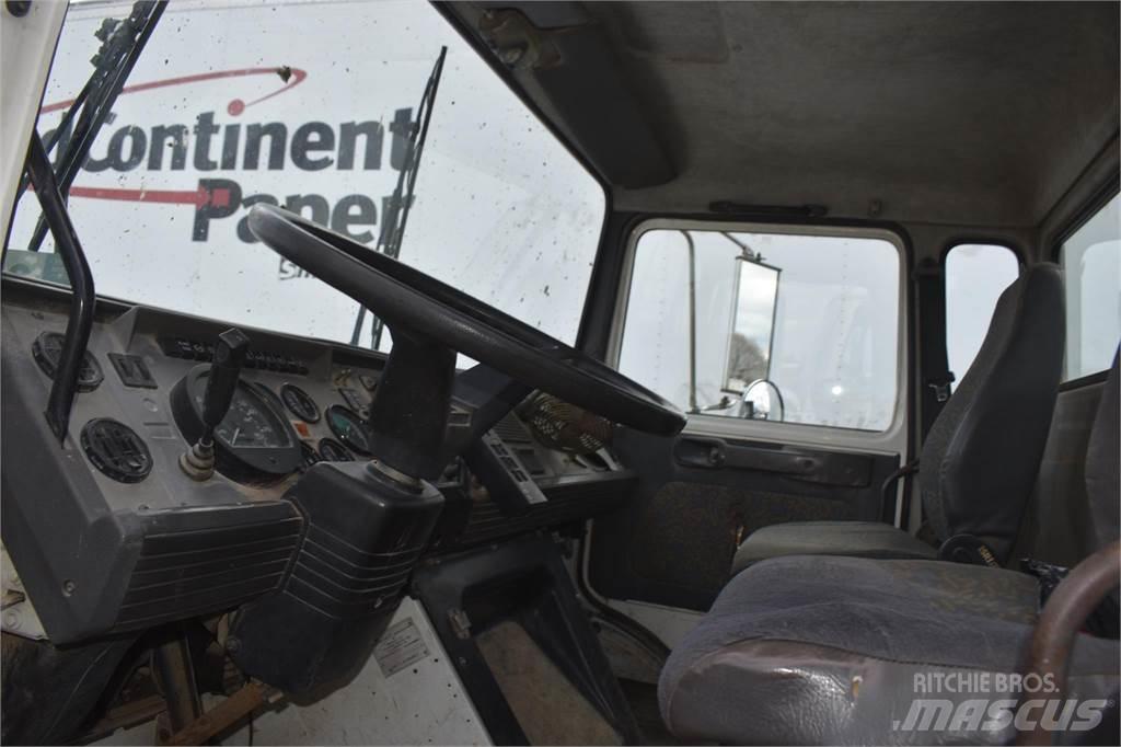 Mack MIDLINER CS300 Kranwagen