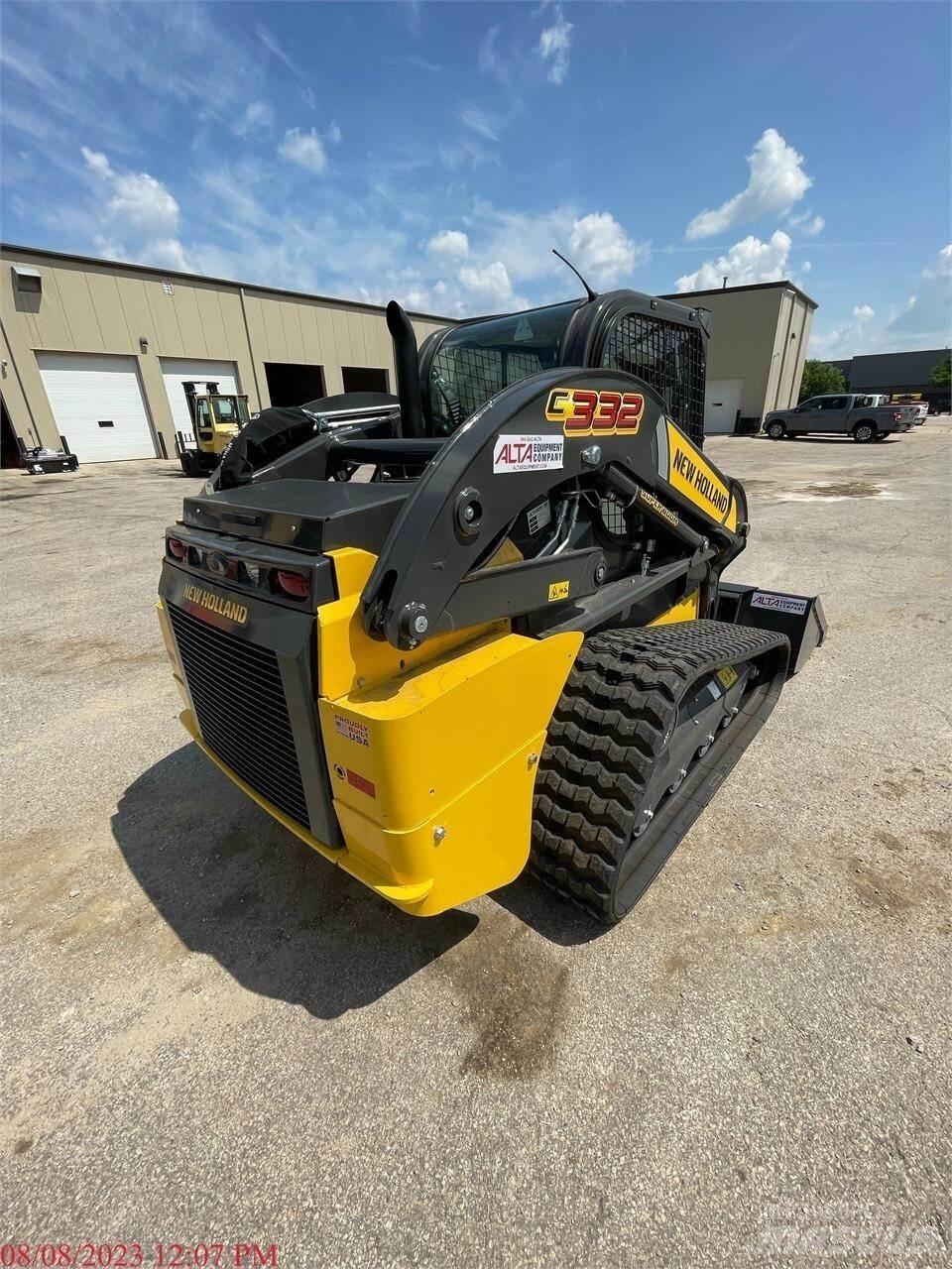 New Holland C332 Kompaktlader