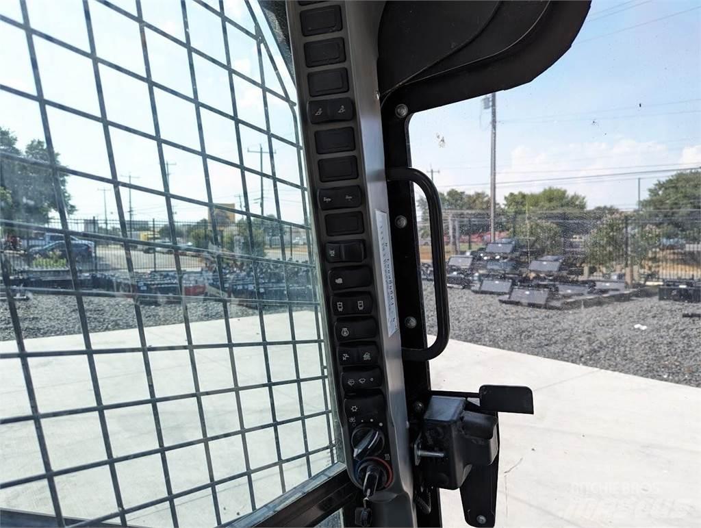 New Holland C362 Kompaktlader