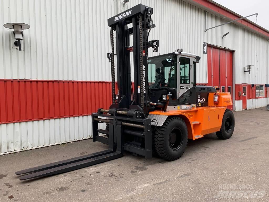 Doosan D160S-7 Diesel Stapler
