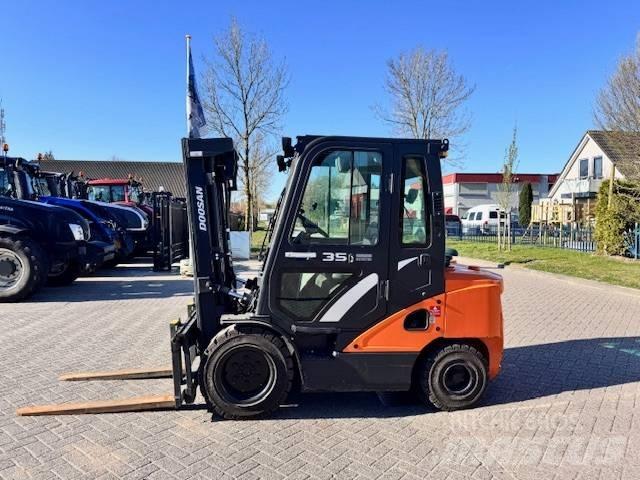 Doosan D35c Pro-7 Diesel Stapler