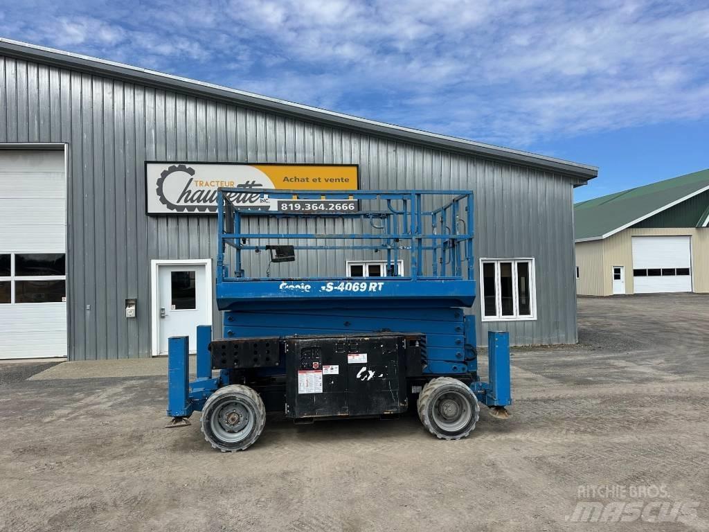 Genie GS 4069 RT Scheren-Arbeitsbühnen