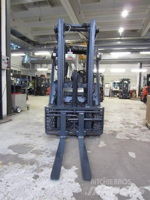 Linde E25 Elektro Stapler