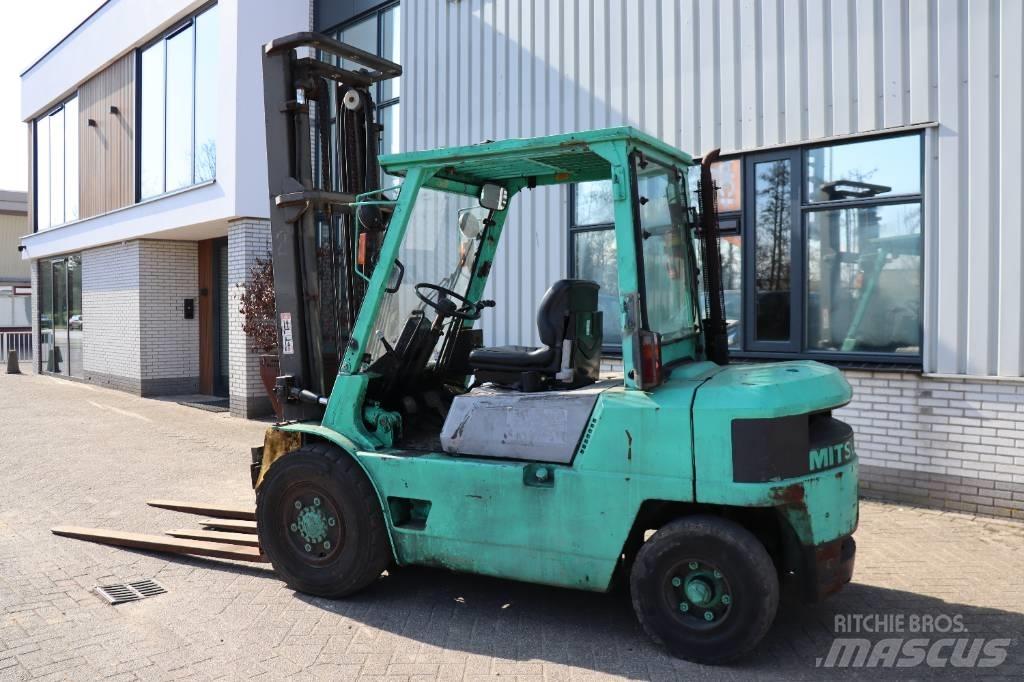 Mitsubishi FD 35 Diesel Stapler
