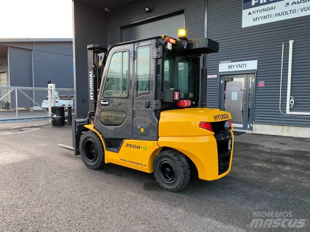 Hyundai 35DA-9 Diesel Stapler