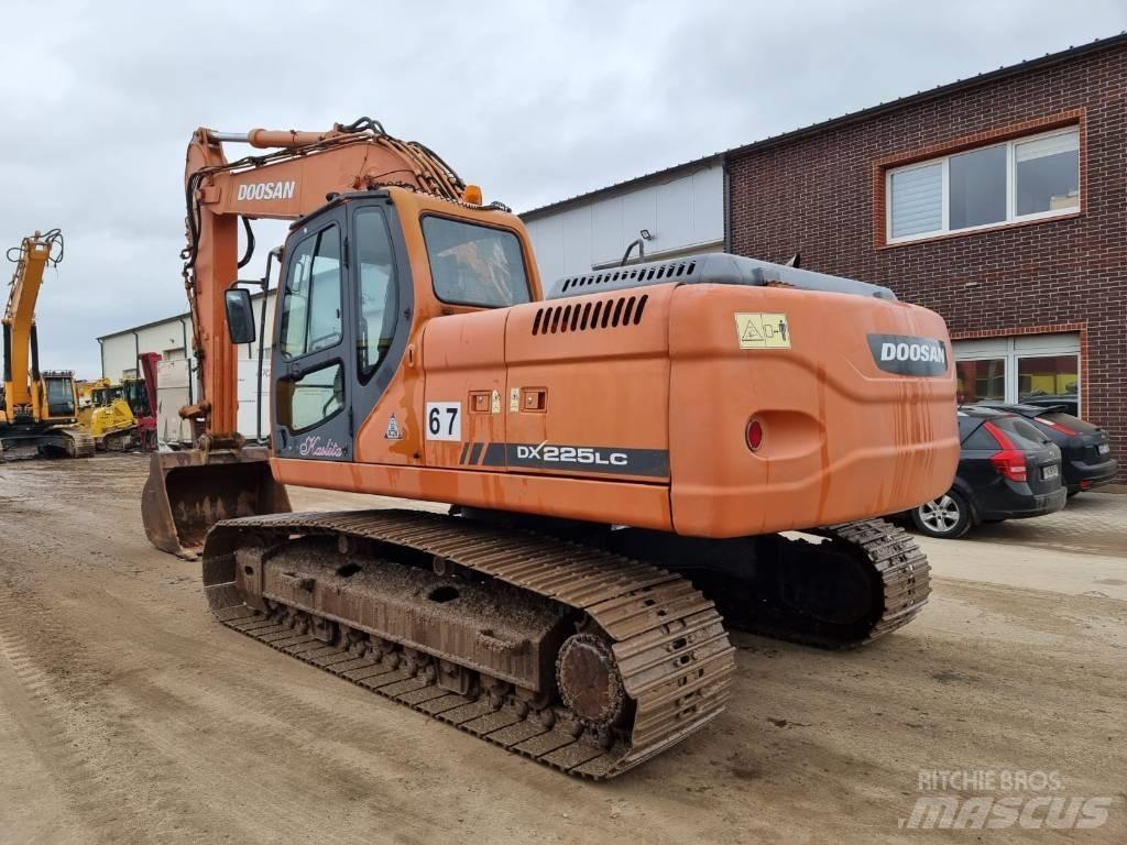 Doosan DX 225 LC Raupenbagger