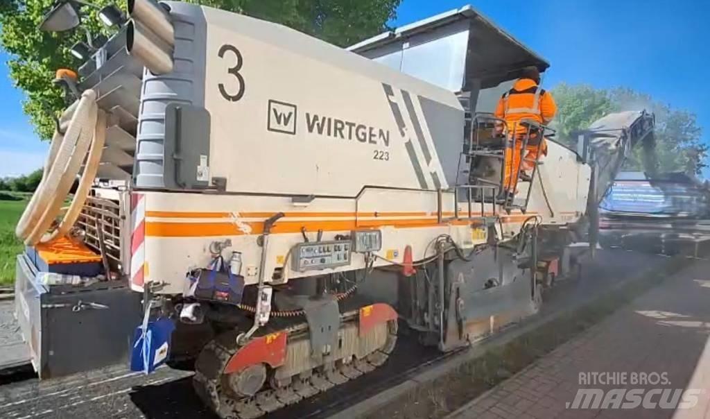 Wirtgen W 220 Asphaltfräsen