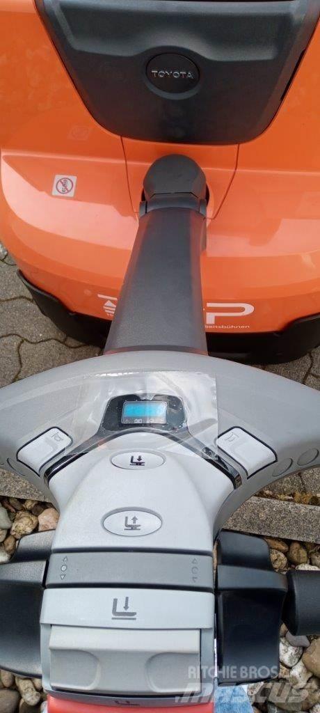 Toyota SWE120L Deichselstapler