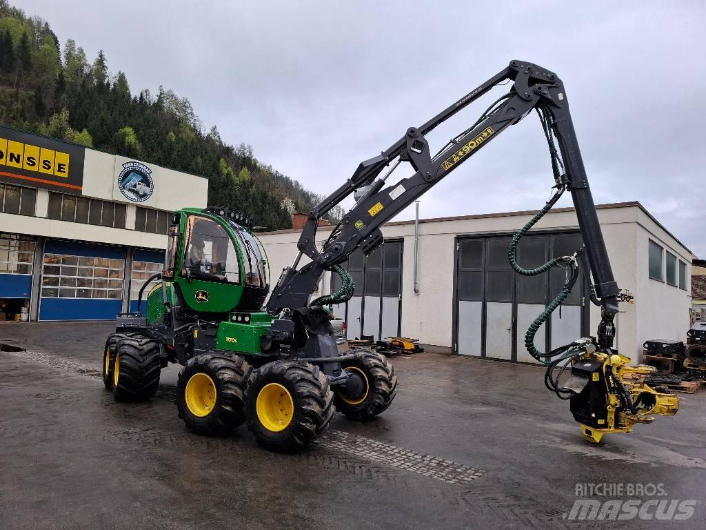 John Deere 1170G Harvester