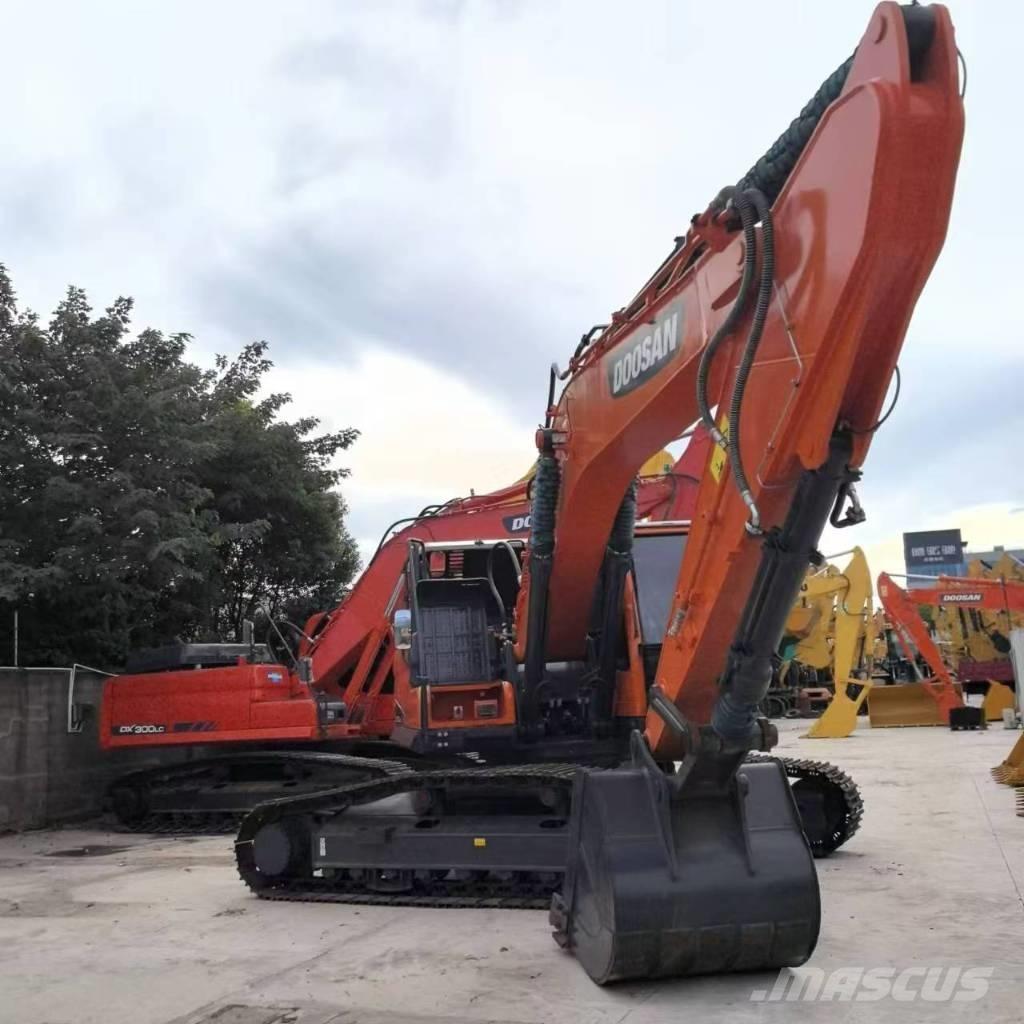 Doosan DX 300 Raupenbagger
