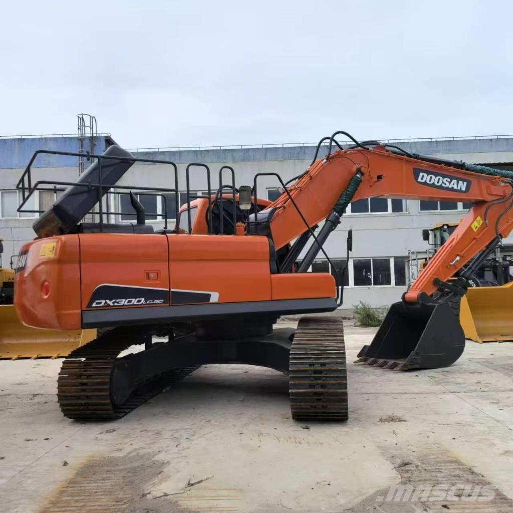 Doosan DX 300 Raupenbagger