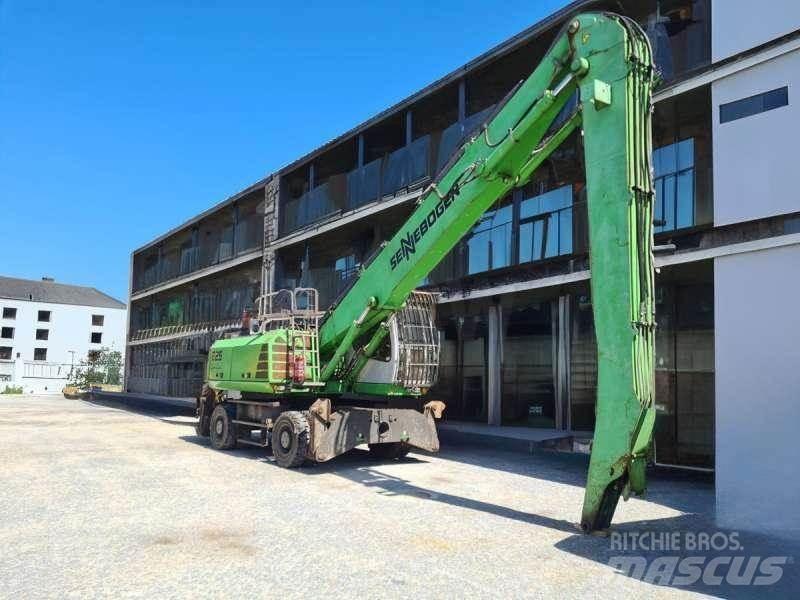 Sennebogen 825 Materialumschlag