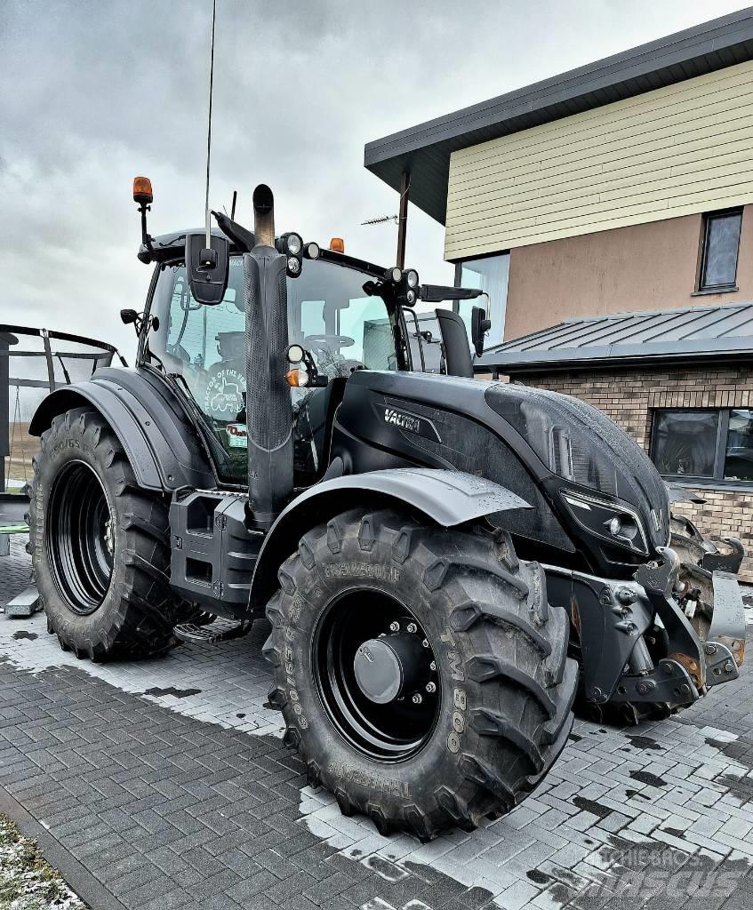 Valtra T 254 Traktoren