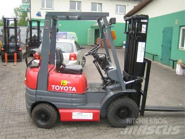Toyota 6FG15 Gas Stapler