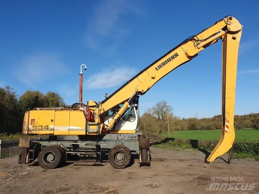 Liebherr A 934 C Materialumschlag