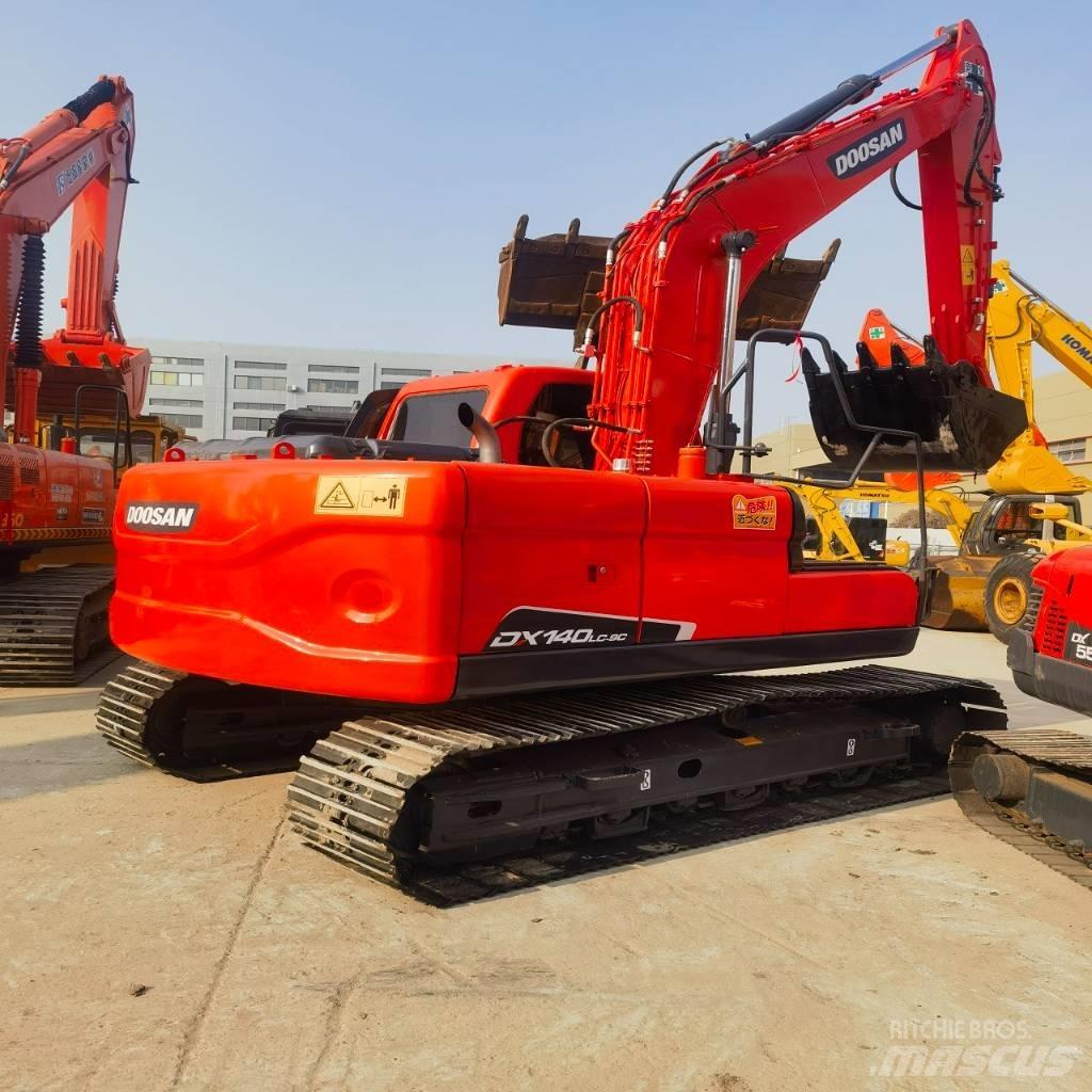 Doosan DX 140 Raupenbagger