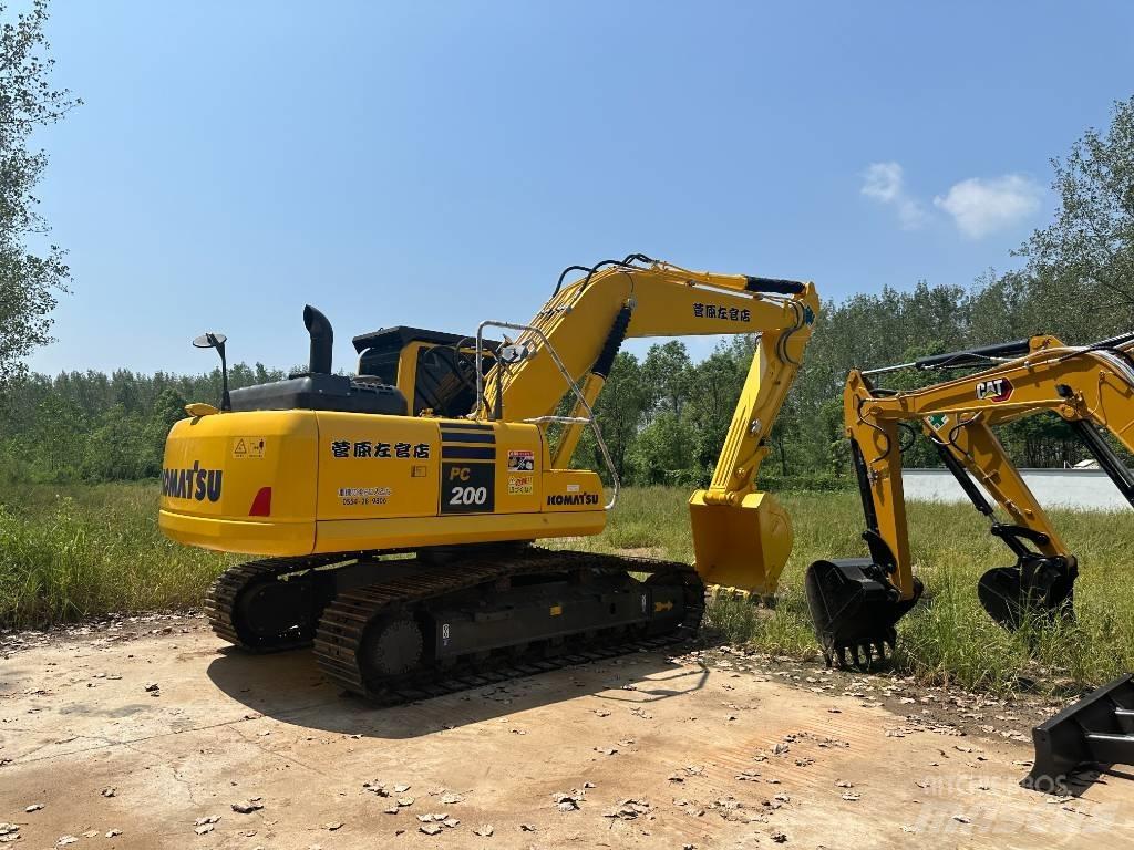 Komatsu PC200-8 Raupenbagger