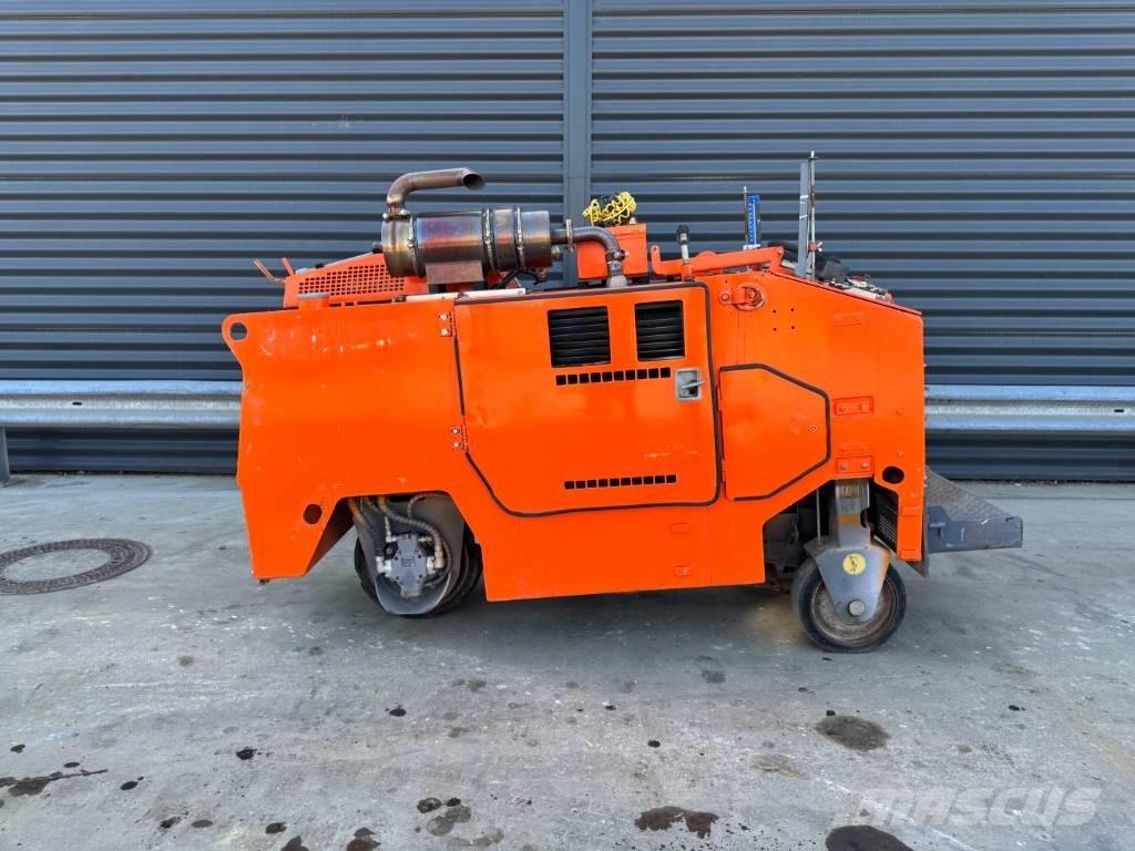 Wirtgen W 350 Asphaltfräsen