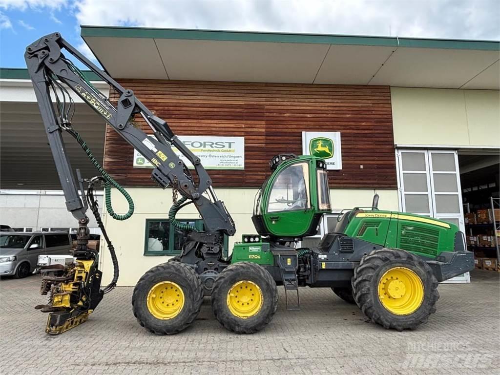 John Deere 1170 G Harvester