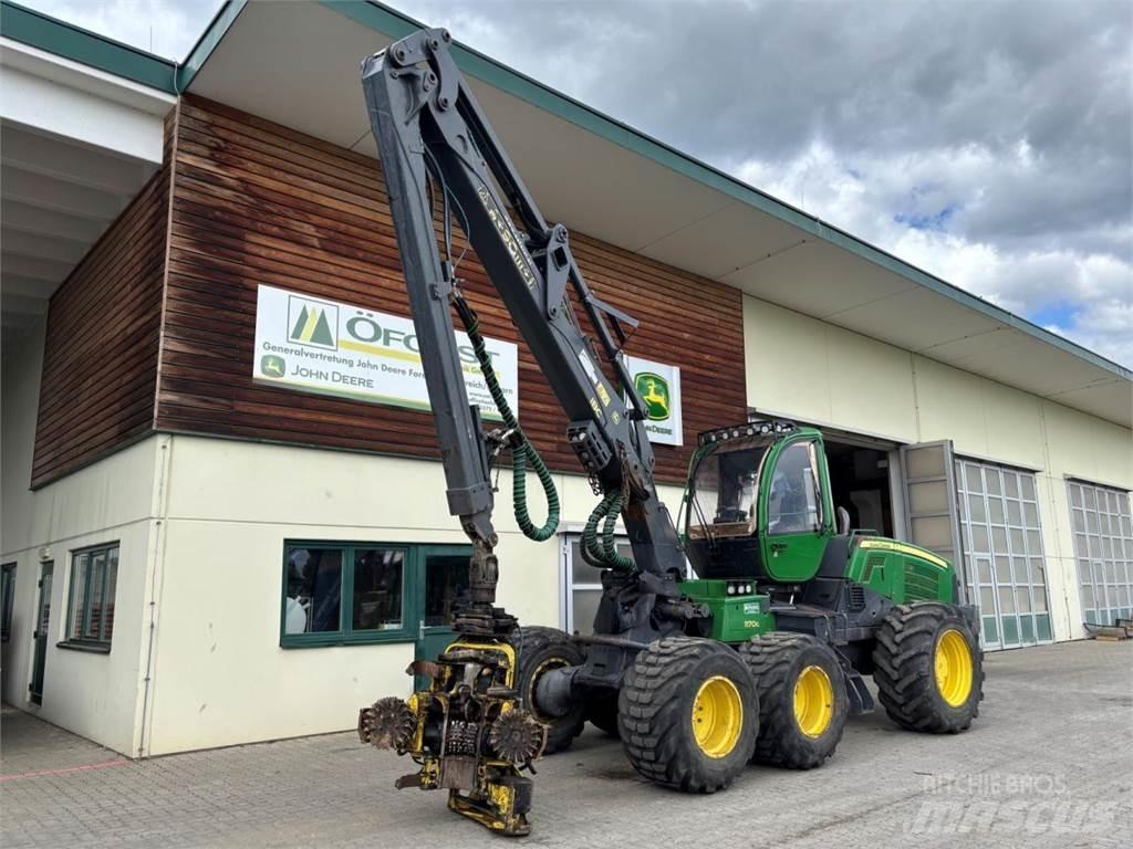 John Deere 1170 G Harvester