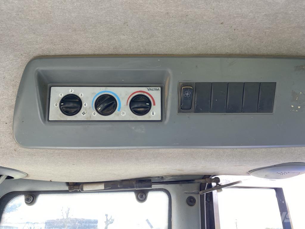 Valtra N92 HITECH Traktoren