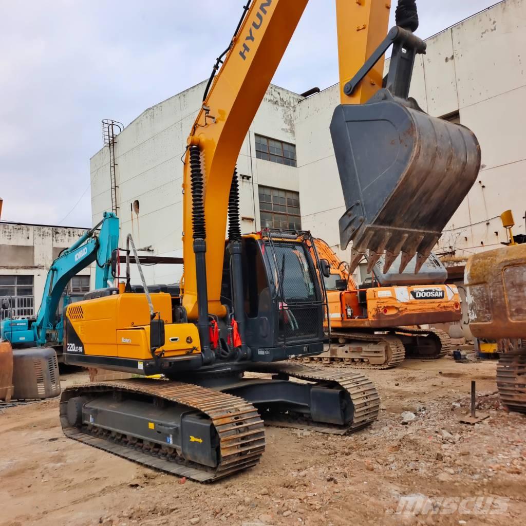 Hyundai 220LC-9T Raupenbagger
