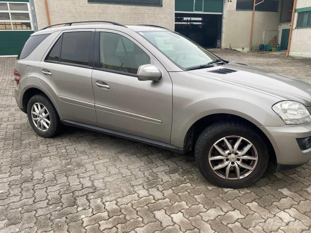 Mercedes-Benz ML 320 PKWs