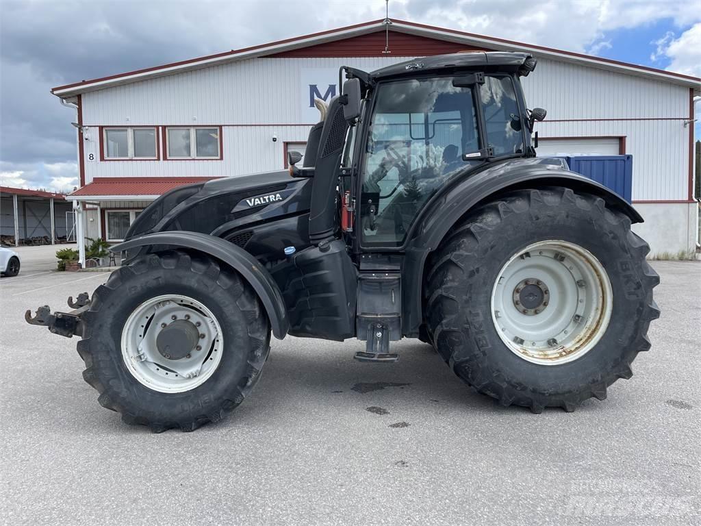 Valtra T234 A Traktoren