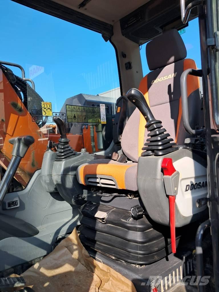 Doosan DX 140 LCR-5 Raupenbagger
