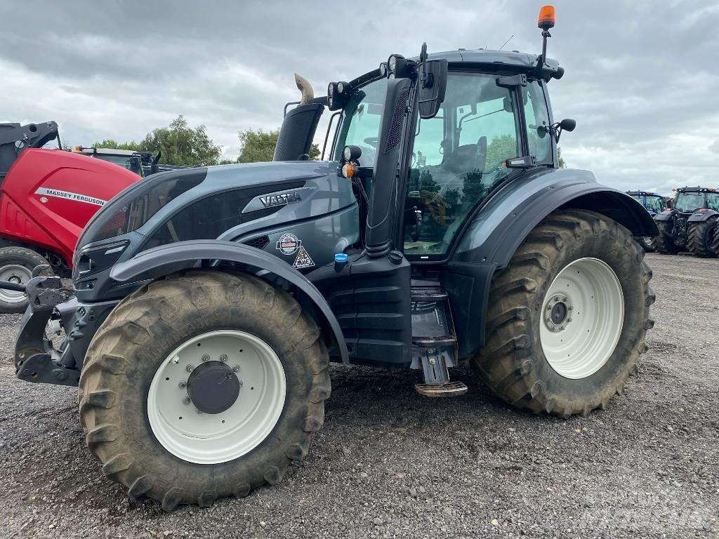 Valtra T 174EA Traktoren