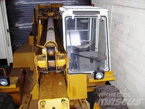 JCB 530B-4HL Geländestapler