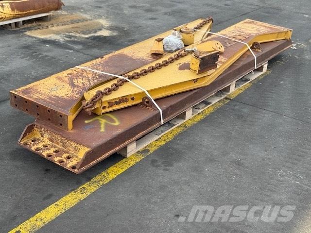 CAT 735 TAIL GATE Dumper - Knickgelenk