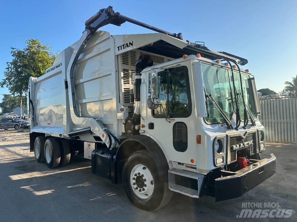 Mack MRU 613 Müllwagen