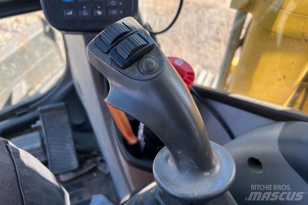 New Holland E 135 B Raupenbagger