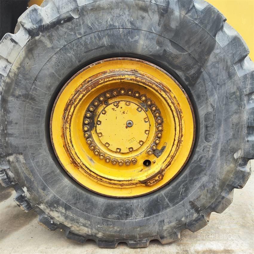 Komatsu WA 600-6 Radlader