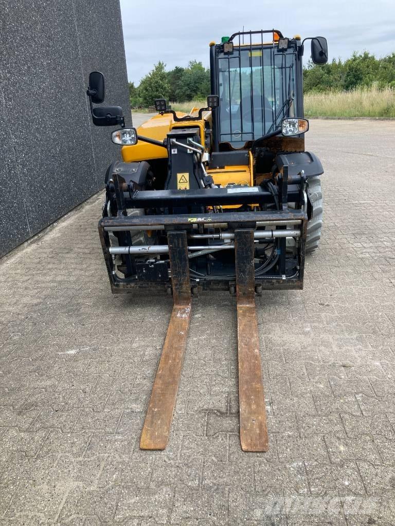 JCB 525-60 E Teleskoplader